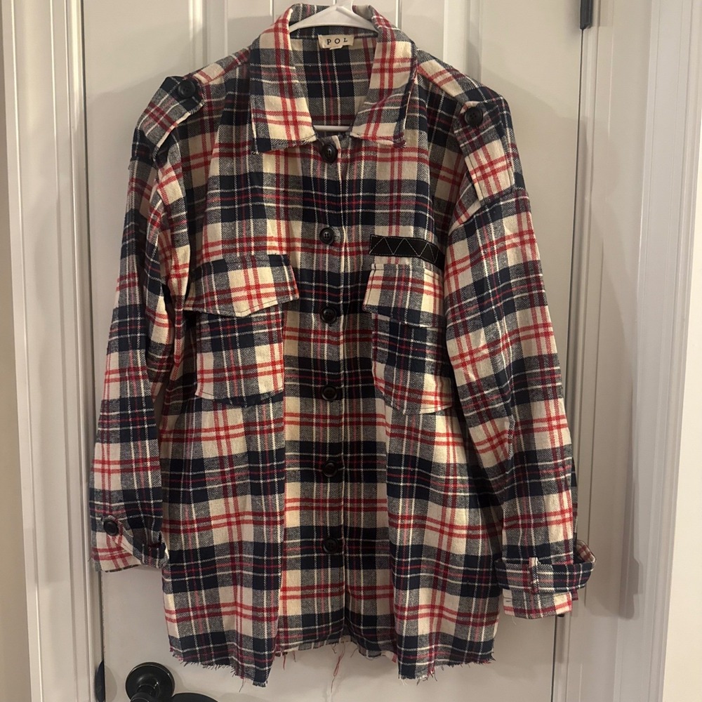 POL Womens Plaid Flannel Shirt Oversized Distressed Raw Hem Graphic 75 Navy Red